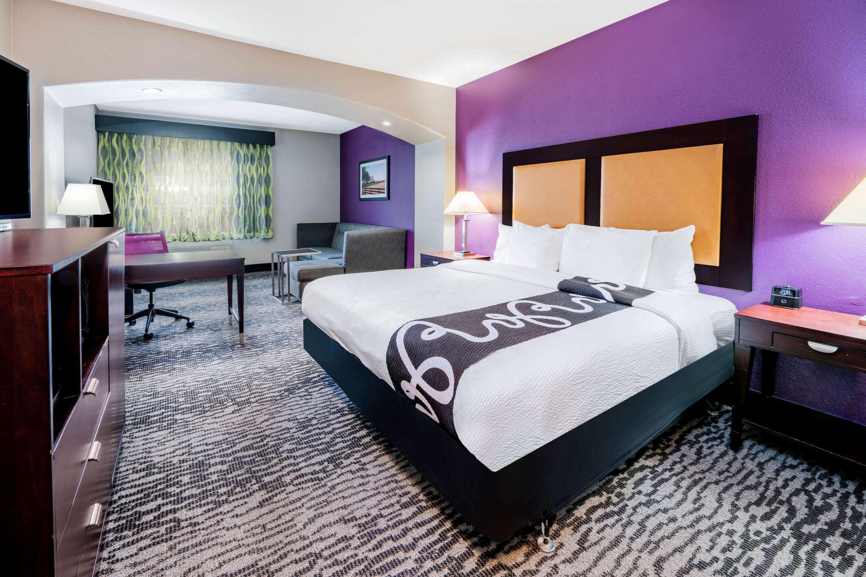 La Quinta By Wyndham Dfw Airport West - Bedford Hotel Exterior photo