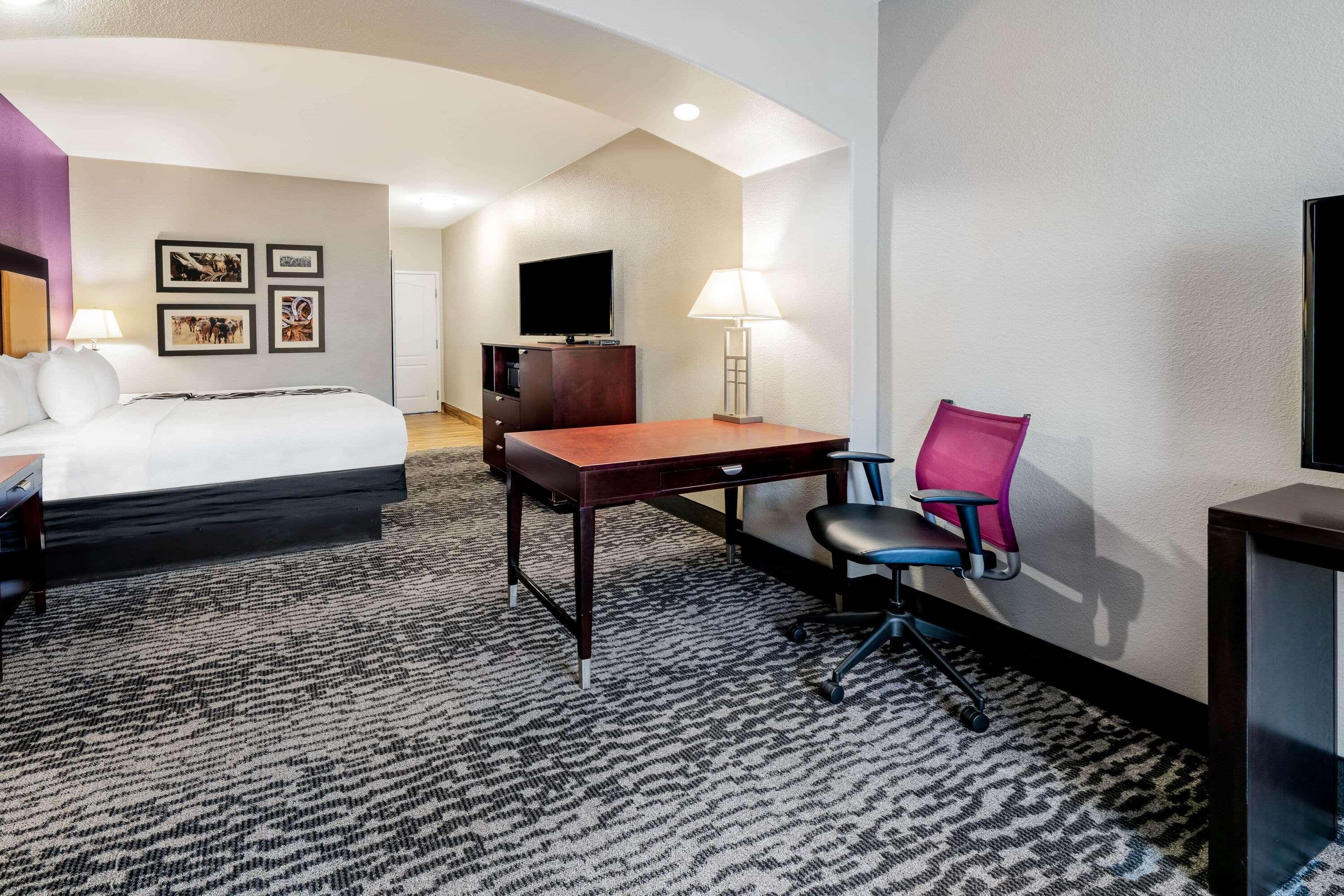 La Quinta By Wyndham Dfw Airport West - Bedford Hotel Exterior photo