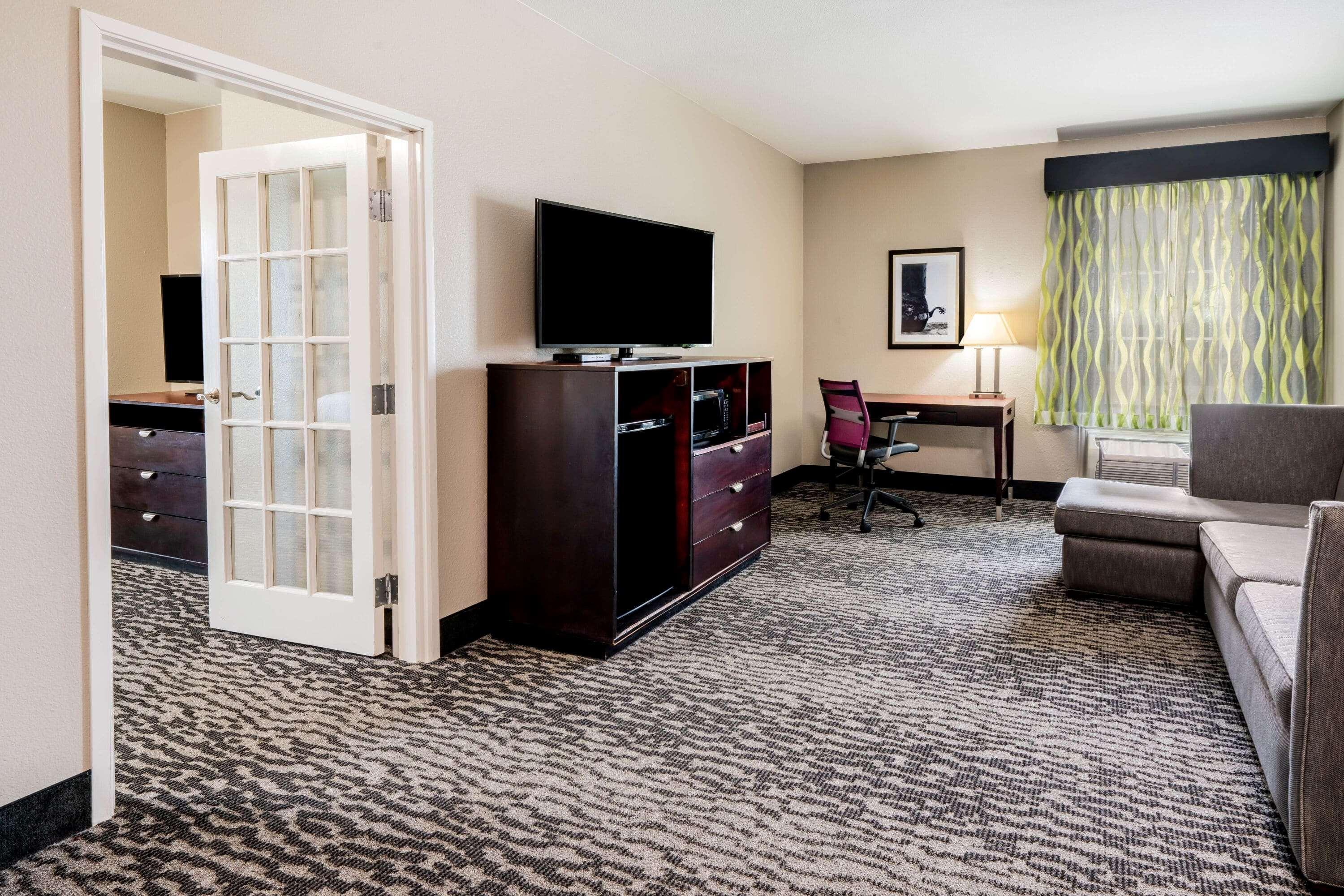 La Quinta By Wyndham Dfw Airport West - Bedford Hotel Exterior photo