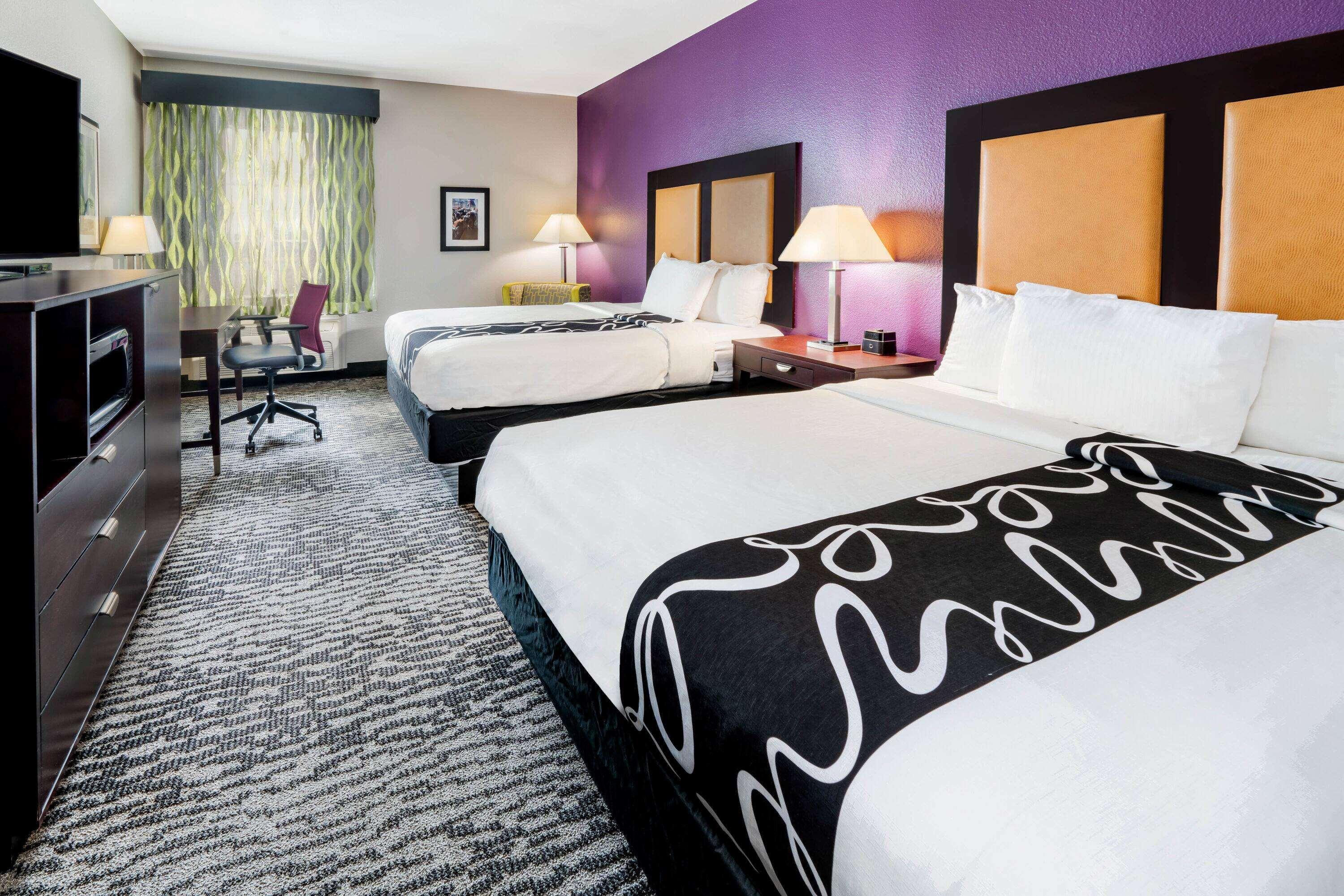 La Quinta By Wyndham Dfw Airport West - Bedford Hotel Exterior photo