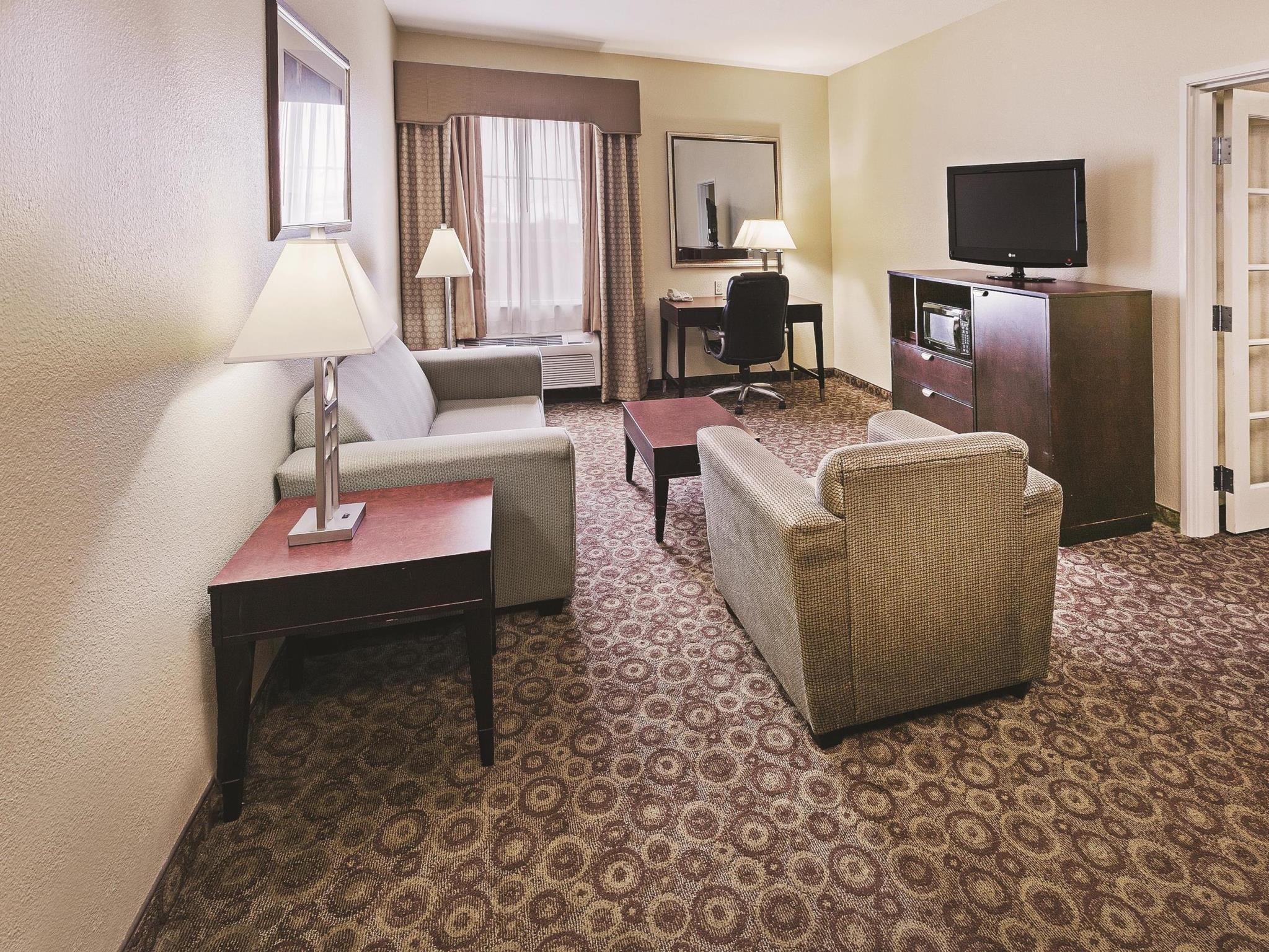 La Quinta By Wyndham Dfw Airport West - Bedford Hotel Exterior photo