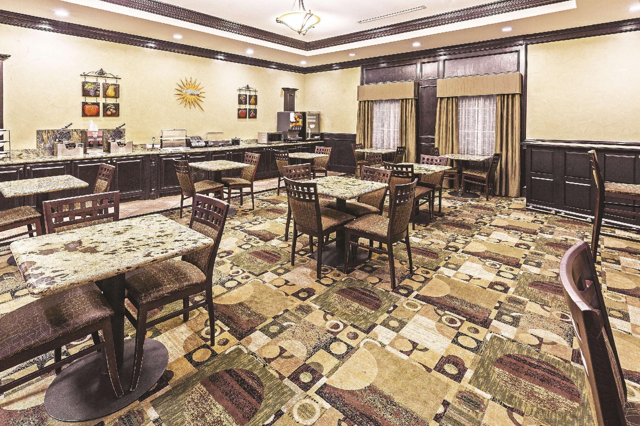 La Quinta By Wyndham Dfw Airport West - Bedford Hotel Exterior photo